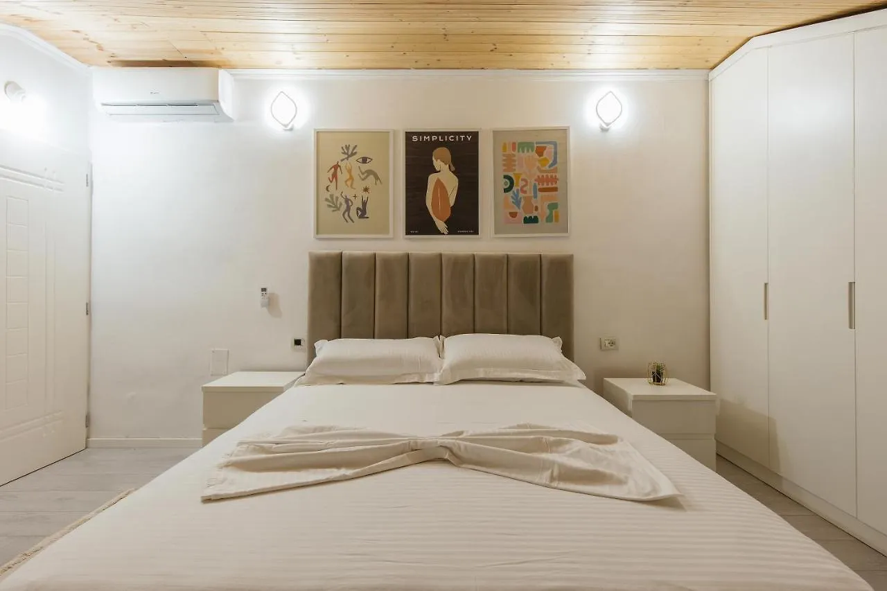 Loft Apartment By Holistay Tirana Albânia